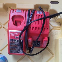 Milwakee Battery Charger 