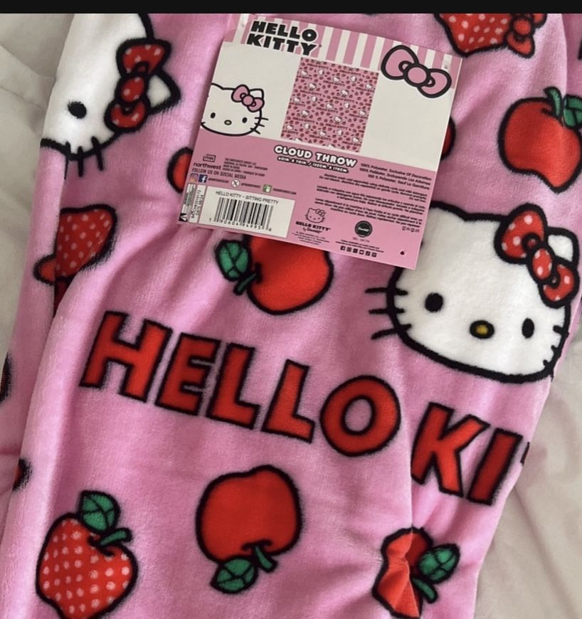 Hello Kitty Blanket