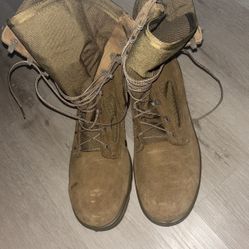 military boots (with casket)