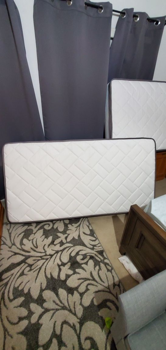 Twin 10 inch hybrid mattress NEVER USED