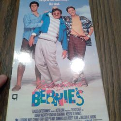 Weekend At Bernies VHS 