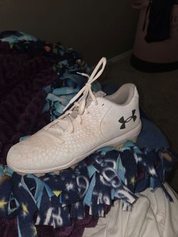 Under armour softball/baseball shoes