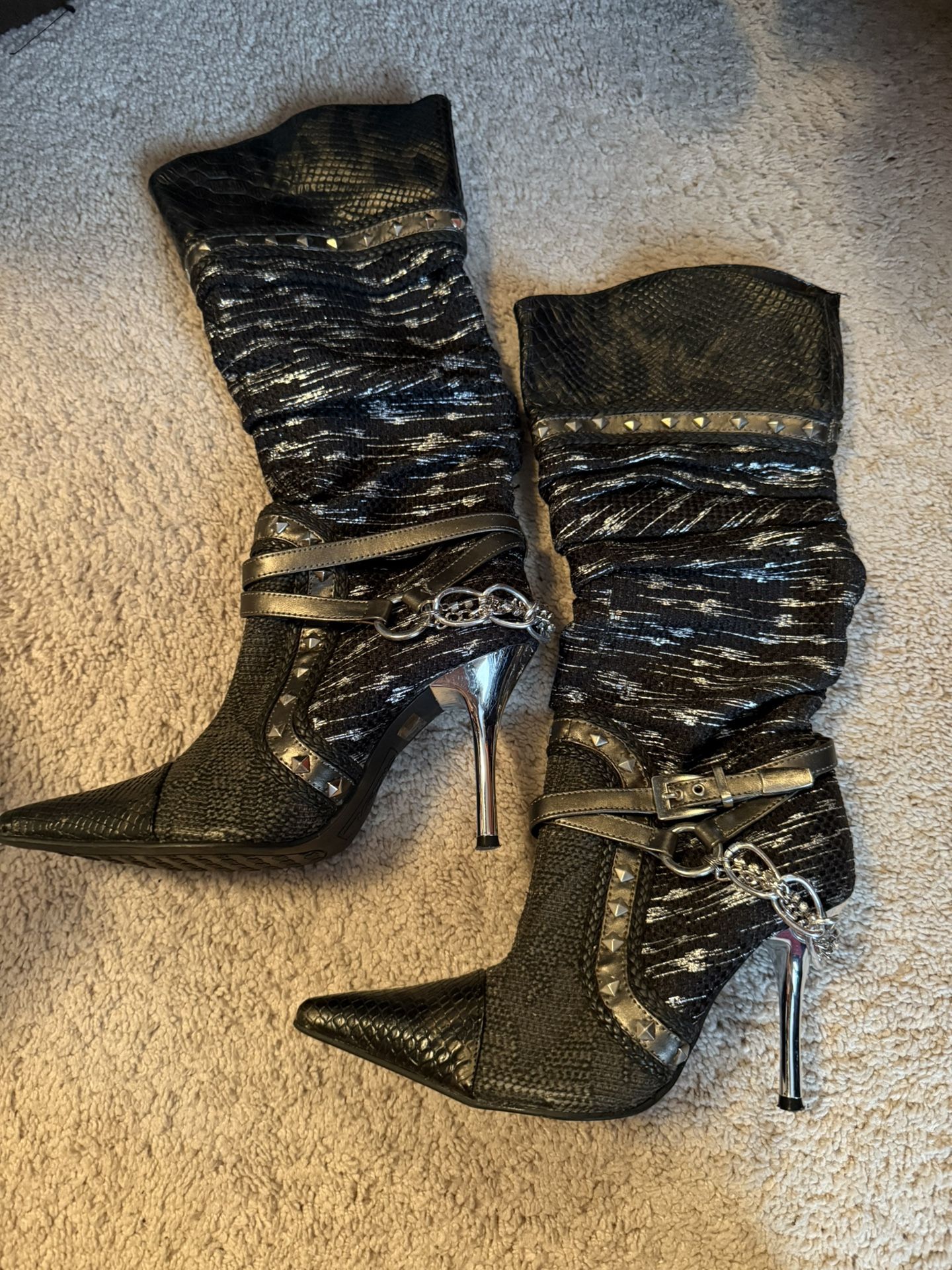 Brand New Wild Rose Boots