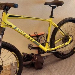 Mens Large Talon 3 Mountain Bike by Giant
