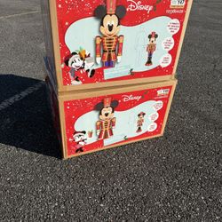 MICKEY AND MINNIE MOUSE NUTCRACKER IN HAND SEALED
