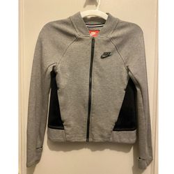 Brand new Nike Girls Gray Tech Fleece Full Zip Jacket Size Medium 728413-091 - No Tag 