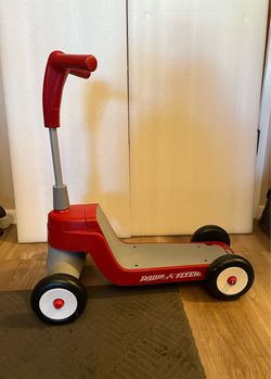 Radio Flyer 2 in 1 Kids Scooter