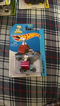 2014 Hot Wheels City SNOOPY