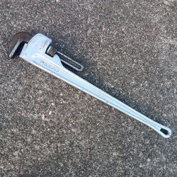 RIDGID  36in Aluminum Pipe Wrench Vgood Condition. Many Other Tools. For Pick Up Fremont Seattle. No Low Ball Offers Please. No Trades 