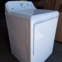 GE
6.2 cu. ft. vented Gas Dryer in White with Auto Dry, 120 ft. Venting and Shallow DepthGE
6.2 cu. ft. vented Gas Dryer in White with Auto Dry, 120 f