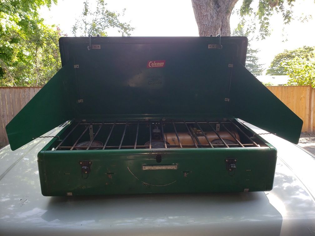 Coleman 426A rare 3 burner stove.