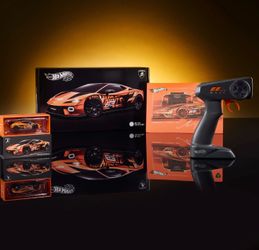 Hot Wheels RC 1:64 Lamborghini Temerario Alleggerita in hand