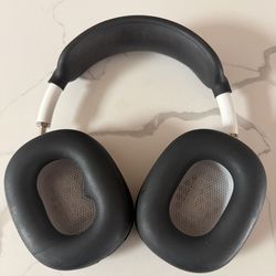 AirPod Max headphones great condition