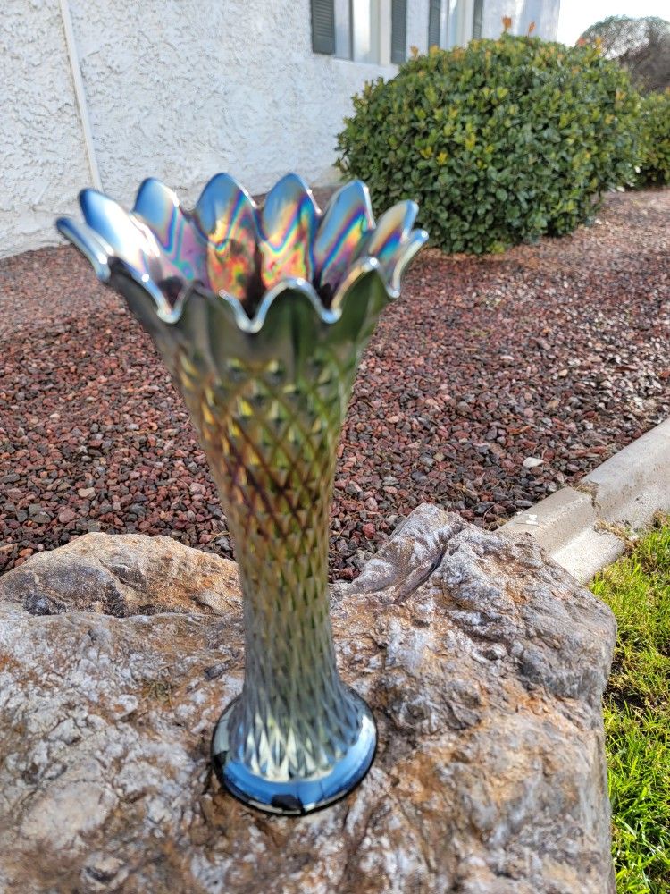 ANTIQUE NORTHWOOD AMETHYST DIAMOND POINT CARNIVAL GLASS VASE 11"
