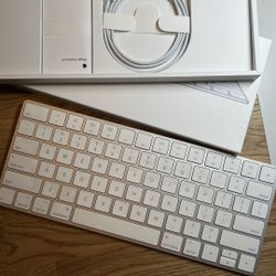 Apple Keyboard 