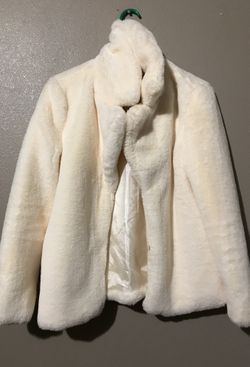 White faux fur coat / sweater
