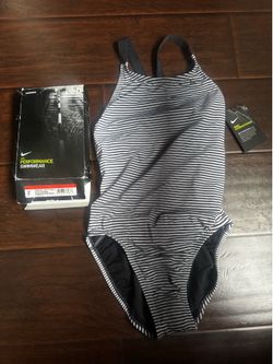 New Nike bathingsuit size 4 /30