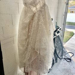 Davis’s Bridal wedding dress