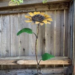 Metal Sunflower Art Yard