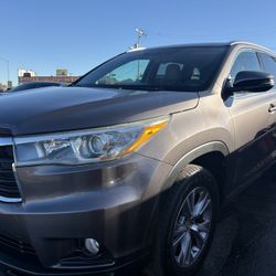 2015 Toyota Highlander XLE XLE 4dr SUV Price $12,500 Mileage 155,779