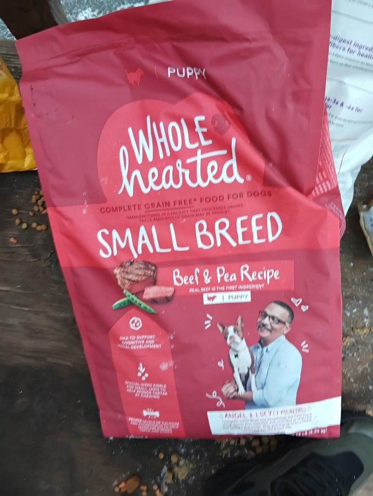 Wholehearted Small Breed Beef And Pea Recipe Dog Food