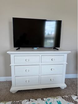 White Queen bedroom set for sale