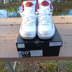 Air Jordan 2 Retro Size 10.5 White/Black-Varsity Red-Cement Grey