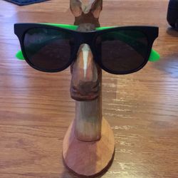 Horse head sunglasses holder