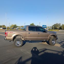 STAGE TWO RC 6" LIFT  ***SUPER LOW MILES***2016 F150XLT**