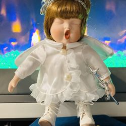 VTG. Rare Caroling Angel Doll Old World White/Silver Porcelain Christmas Figure
