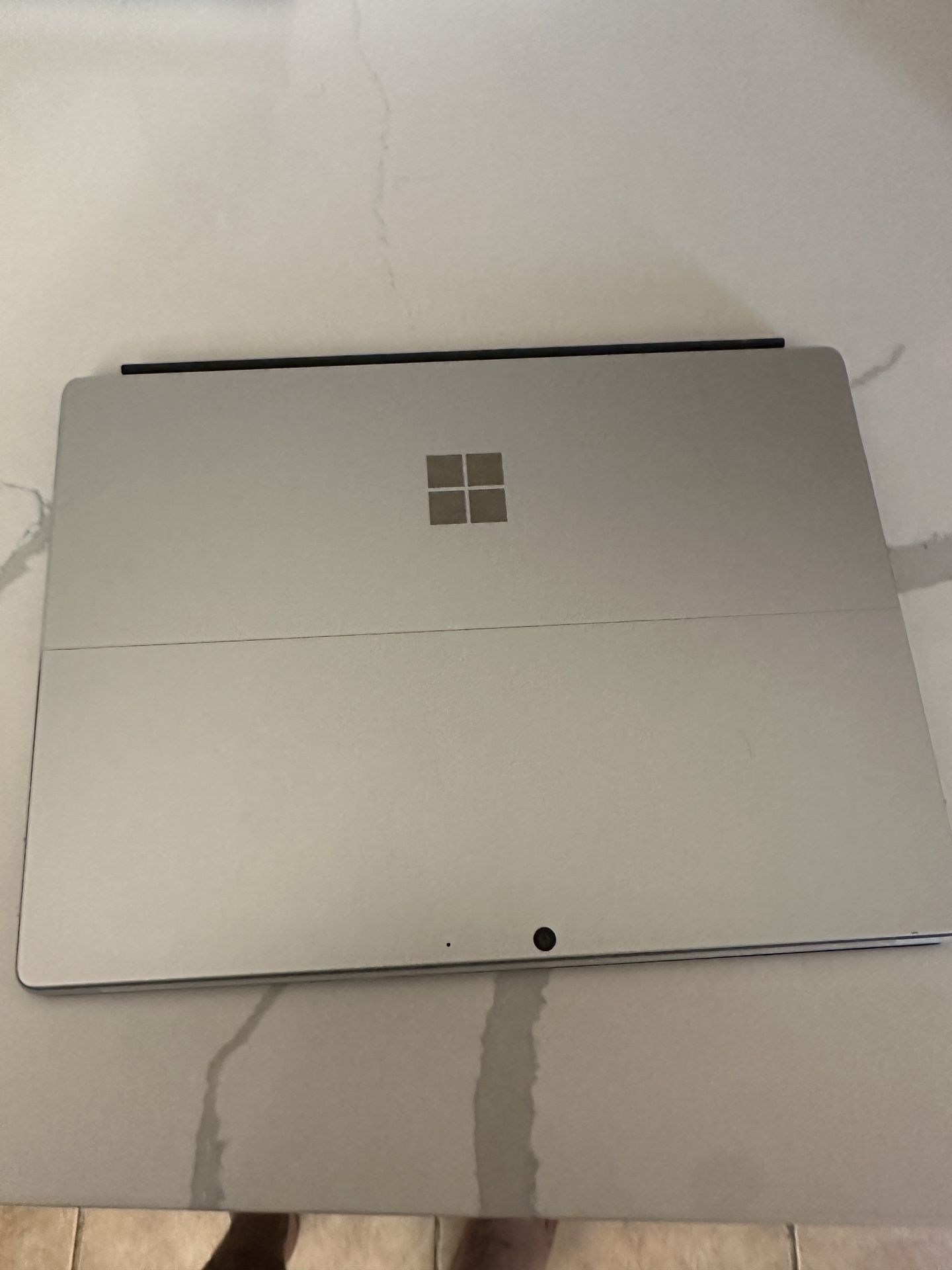 microsoft surface pro 8 i7 16gb ram 256gb SSD