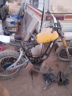 79 yz250 frame swingarm rims asking 200.00