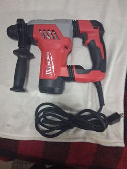 Milwaukee hammer drill 1 1/8 with drill bits