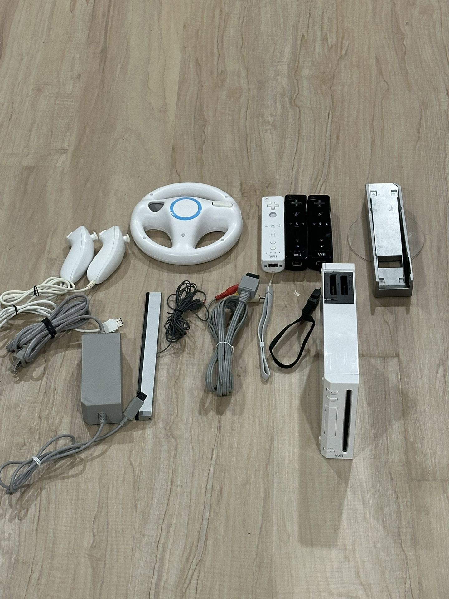 Nintendo Wii Console Bundle with Accessories