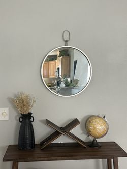 Round Wall Mirror