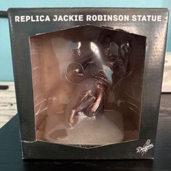 Jackie Robinson Statue (Dodgers)