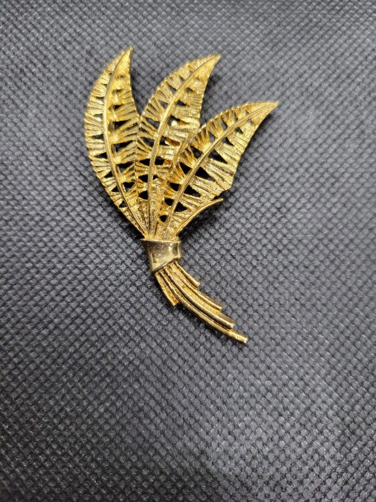 Vintage Gerry Golds Brooch