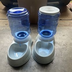 Large Amazon Basics Self Feeder And Waterer 