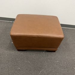 Leather Ottoman Christmas SALE 🎄🔔🎄🔔🎄🔔🎄🔔