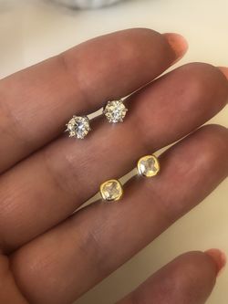 Set of 2 New Sterling Silver 925 Stud Earrings