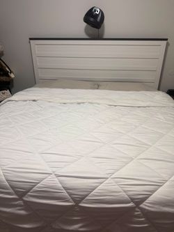 Complete King Bedroom Set with Mattress – Great Condition