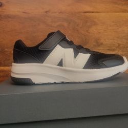 New Balance Tennis Shoes