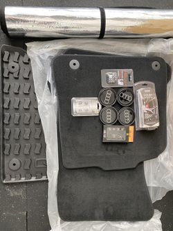 Brand new Audi Q5 (2014-2018 Models) Mats, Hard Boot Area shelf, Windshield Cover, Valve Covers etc.