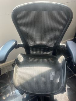 Herman Miller Aeron Size B