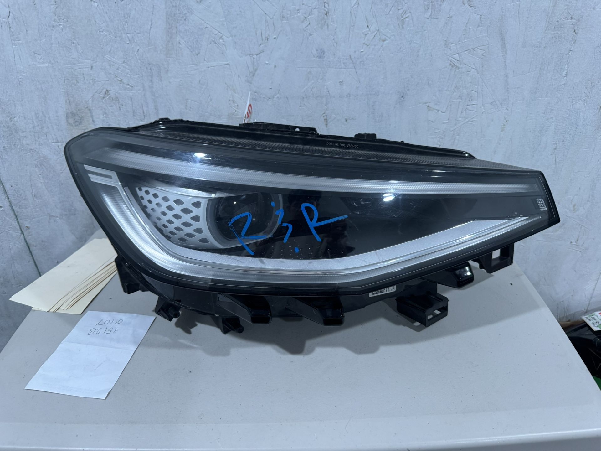 2023 Vw id4 Right Headlight