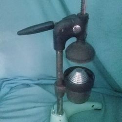 Vintage Commercial Antique Heavy Duty Manual Hand Press Citrus Juicer 