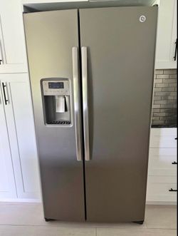 GE SIDE BY SIDE PRESTINE CONDITION