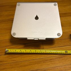 Laptop stand Rain Design. Very Sturdy