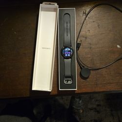 Galaxy Watch FE, With Charger 