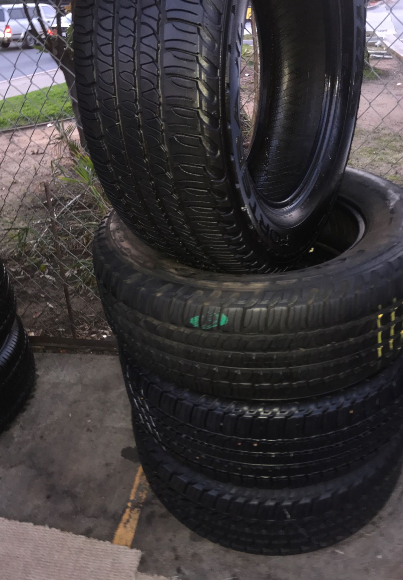 Set Goodyear Fortera 245/65/17 semi new 260